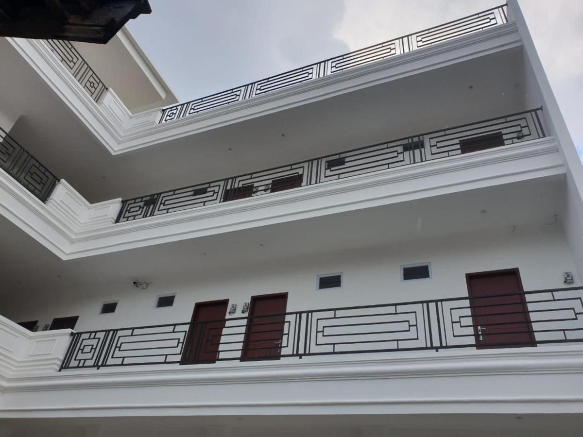 Oyo 90536 Wenasia Manado